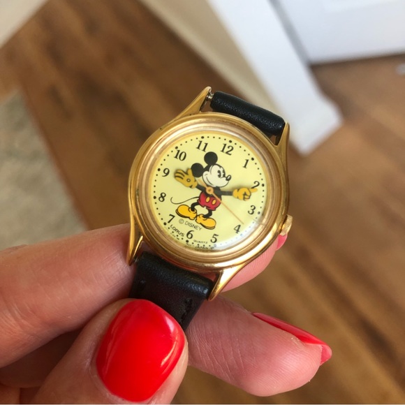 Disney Lorus Mickey Mouse Hands Gold Tone leather Watch VINTAGE -NOT TESTED - Picture 2 of 6